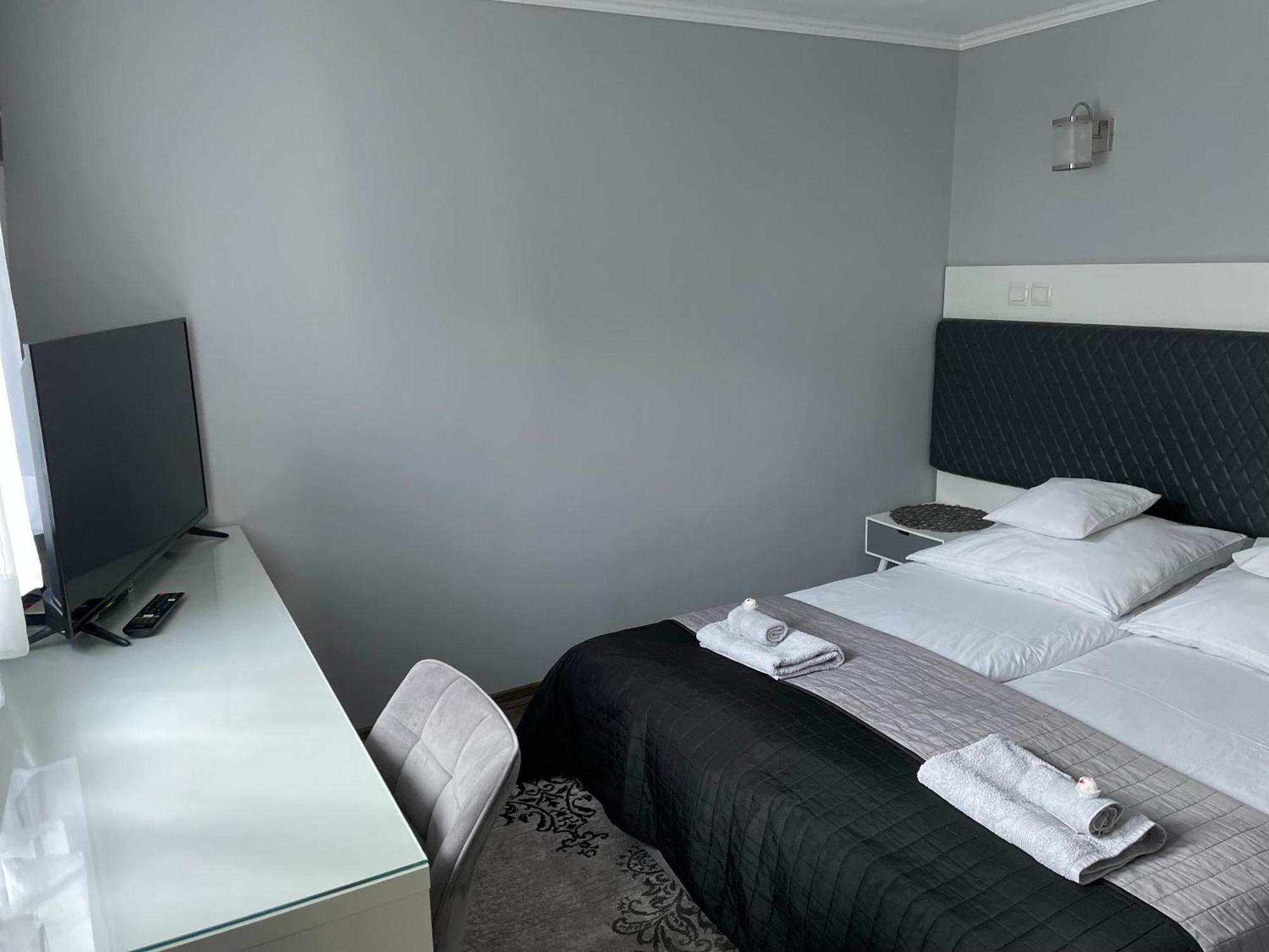 Apartament Lazur ピワ エクステリア 写真